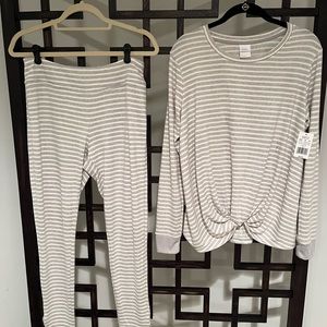 WOMAN’S (NWT) “STARS ABOVE” 2 PIECE PAJAMA SET GRAY/WHITE STRIPE SIZE MEDIUM